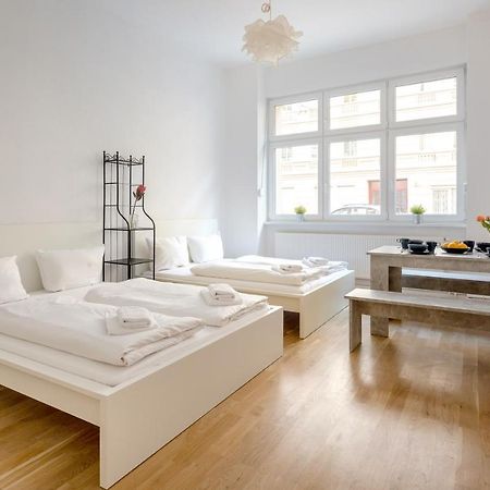Newton-Appartement Mit 3 Schlafzimmern Berlin Dış mekan fotoğraf