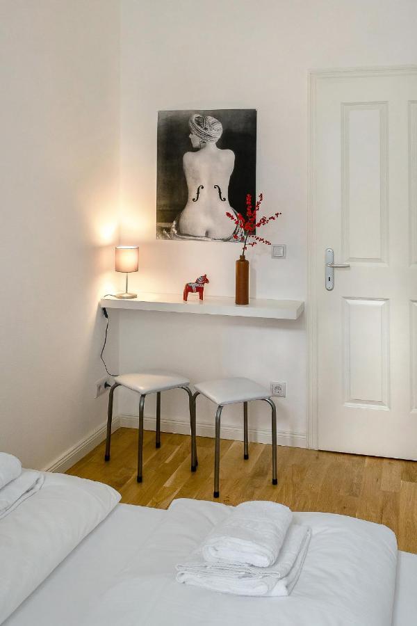 Newton-Appartement Mit 3 Schlafzimmern Berlin Dış mekan fotoğraf