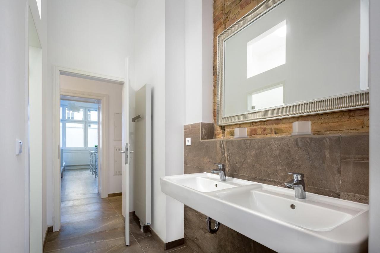 Newton-Appartement Mit 3 Schlafzimmern Berlin Dış mekan fotoğraf