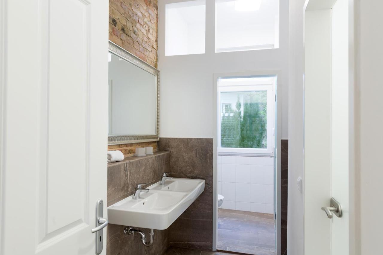 Newton-Appartement Mit 3 Schlafzimmern Berlin Dış mekan fotoğraf