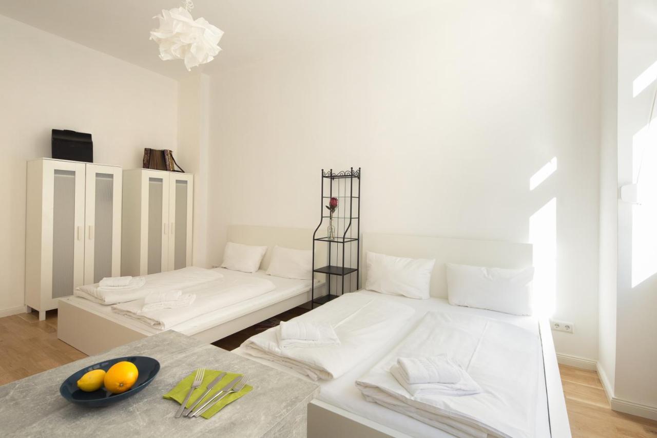 Newton-Appartement Mit 3 Schlafzimmern Berlin Dış mekan fotoğraf