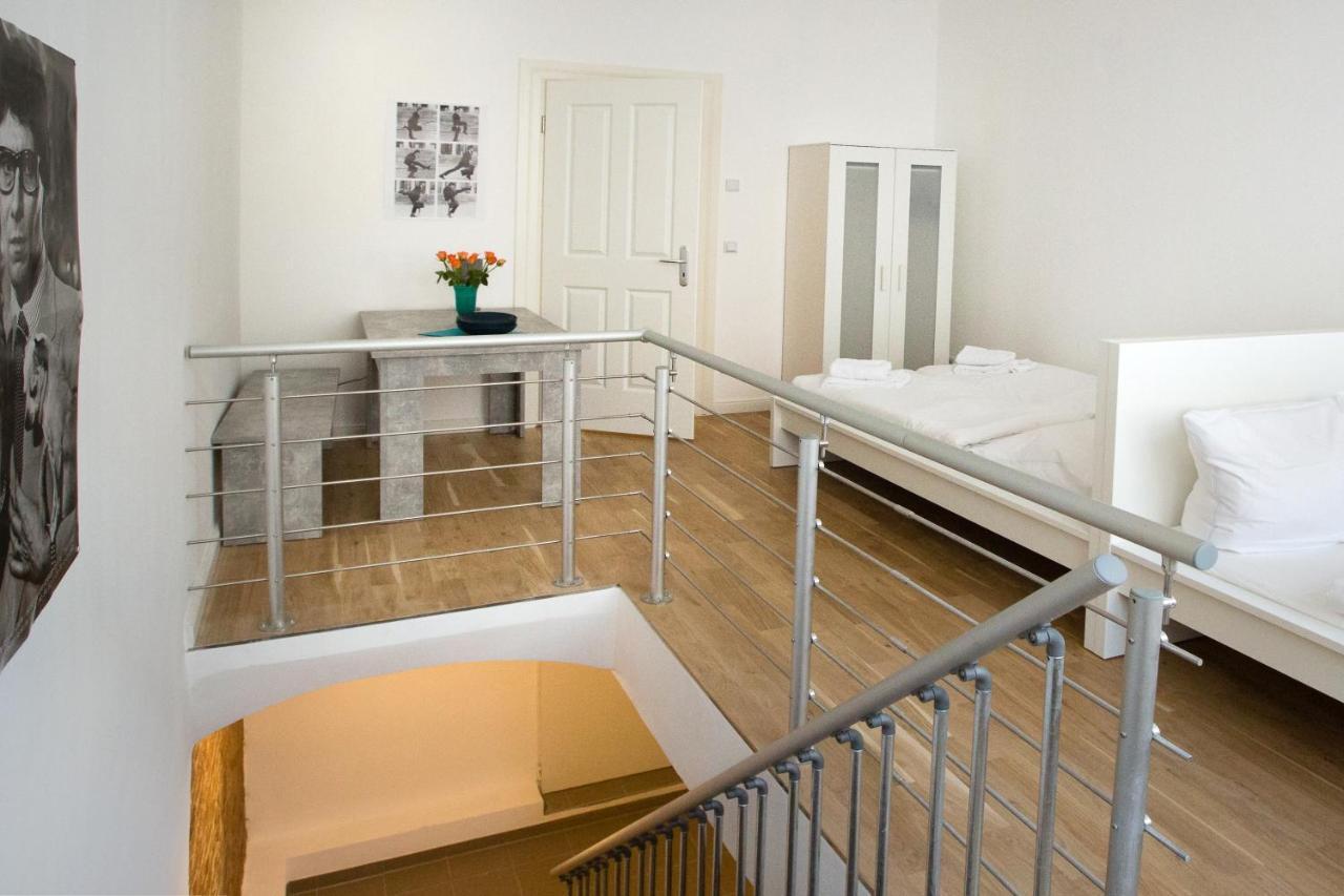 Newton-Appartement Mit 3 Schlafzimmern Berlin Dış mekan fotoğraf