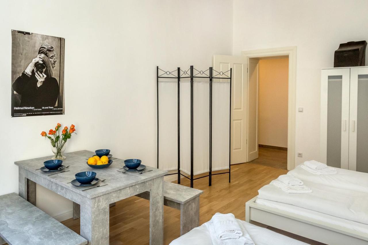 Newton-Appartement Mit 3 Schlafzimmern Berlin Dış mekan fotoğraf