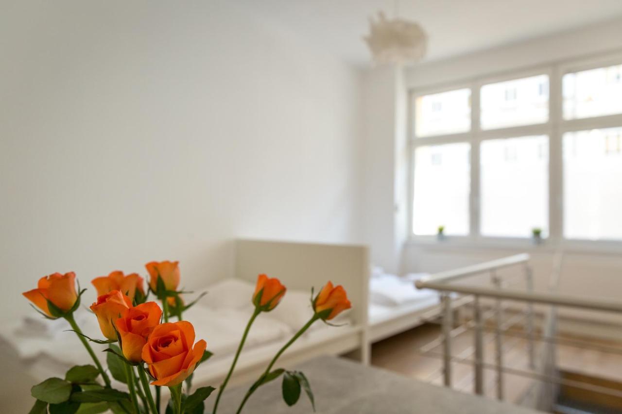 Newton-Appartement Mit 3 Schlafzimmern Berlin Dış mekan fotoğraf
